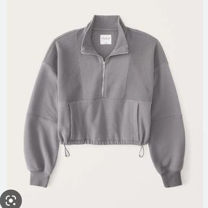 Abercrombie women’s clinched bungee mockneck half zip crop sweatshirt